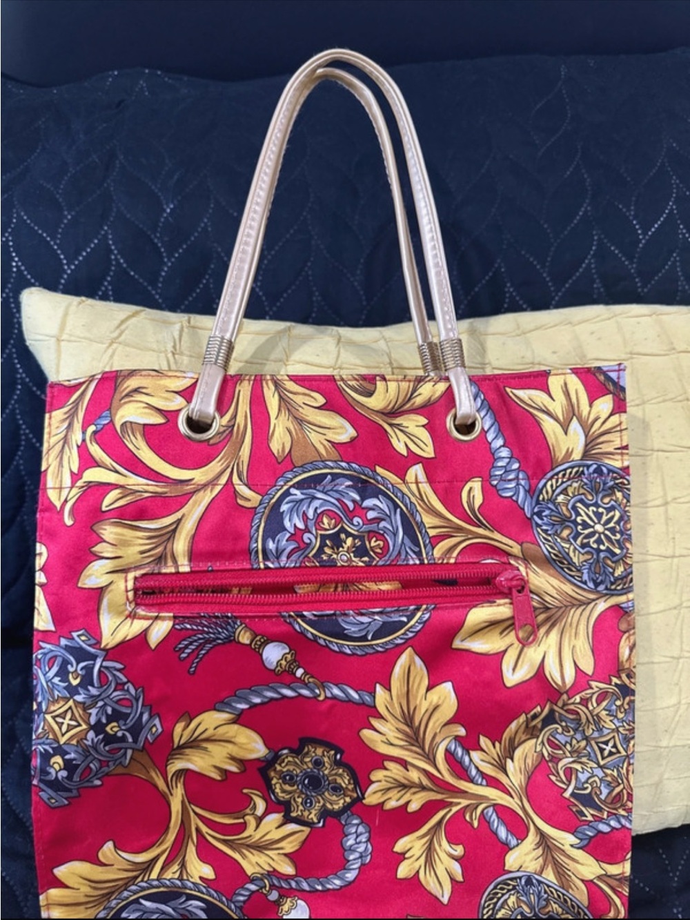 Red Baroque Print Tote Bag - with front zipper pocket - very good condition - Picture 2 of 8